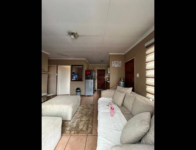 2 BEDROOM HOUSE FOR SALE IN DAWN PARK EXT